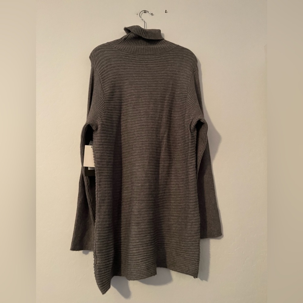 Devotion by Cyrus Sweater - Picture 5 of 7
